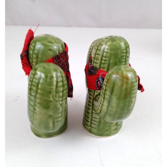 Vintage 1993 Ceramic Cactus Wearing Bandanas Salt & Pepper Shakers With Box - Picture 5 of 12